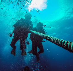 Servicios submarinos
